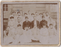 Photo Originale Sur Carton XIXème CLERMONT FERRAND Personnel De L'hôpital Infirmières Médecins - Old (before 1900)