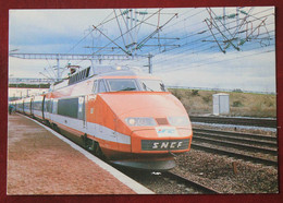 CPSM  71 , La Rame N° 100 Du  TGV En Gare Du Creusot, Voie De Tiroir, Voyage Spécial IFC Du 6 Avril 1985 - Gares - Avec Trains