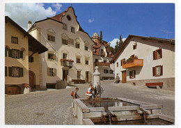 SCUOL Dorfplatz Kinder Am Brunnen - Scuol