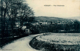 Vénizy * Route Et Vue Générale Du Village - Autres & Non Classés