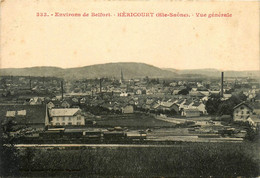 Héricourt * Environs De Belfort * Vue Générale Et Panorama * Ligne Chemin De Fer * Gare * Passage Du Train * Cheminée - Andere & Zonder Classificatie