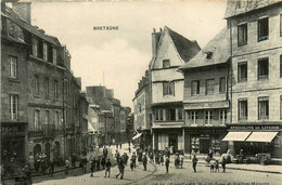 Guingamp * La Place St Yves Et Les Vieilles Maisons * Photographe Artistique Le Clec'h * Commerces Magasins - Guingamp