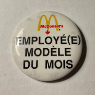 PIN’S, BADGE, ÉPINGLETTE, MACARON - McDONALD’S -  EMPLOYE MODÈLE DU MOIS - - McDonald's