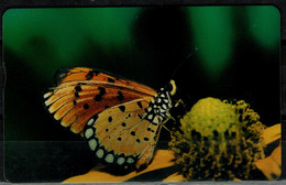 CHINA  2006 PHONECARD BUTTERFLIES USED VF!! - Schmetterlinge