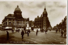 Hull City Hall And Victoria Square - Hull