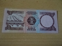 Banknote Bahrain 1/2 Dinar 1973 Unc - Bahrein