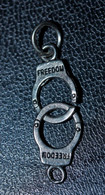 Pendentif "Paire De Menottes / Freedom" - Pendentifs