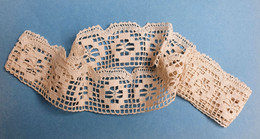 Ancien Galon Bordure Dentelle Crochet - Dentelles Et Tissus