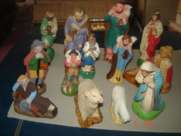 Lot De 13 SANTONS,platre,dimensions De 6 à 10 Cms - Santons