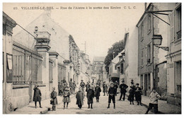 95 VILLEIRS-le-BEL - Rue De L'Aistre à La Sortie Des écoles - Villiers Le Bel