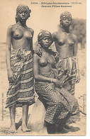 Afrique Occidentale - Jeunes Filles Saussai - *740* - Senegal
