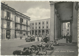 ISERNIA -PIAZZA ANDREA D'ISERNIA CON AUTO E MOTO D'EPOCA - Isernia