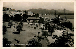 Ajaccio * Le Square Et Le Quai Napoléon * Bateau Vapeur Au Chargement * Corse Du Sud 2A - Ajaccio