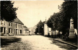 CPA AK CLEFMONT - Place De L'Hotel De Ville - Entrée Du Chateau (368341) - Clefmont