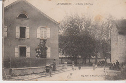 70 - LAVONCOURT, La Mairie Et La Place. Adressée à RAZE. - Otros Municipios