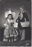 CPSM  France  La Normandie Les Petits Normands  Costume Coiffe Bonnet Panier  Folklore - Personnages