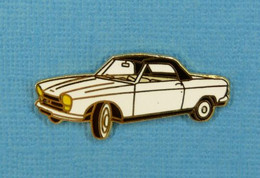 1 PIN'S //  ** PEUGEOT 204 COUPÉ CABRIOLET ** . (DIMO) - Peugeot