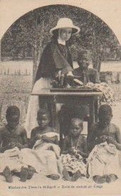 CONGO (BELGE) Missions Des Pères Du St Esprit . Ecole DeCouture ( Machine à Coudre , Années 1920)  . - Congo Belga
