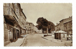 63 Puy De Dôme : Cunlhat  Place Aux Arbres  Réf 8737 - Cunlhat