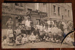 Carte Photo 1910's CPA Ak Groupe Enfants Marchand Ambulant Crème Glacée Animée - Venters