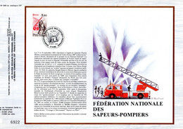 (MULTILINGUE) " FEDERATION NATIONALE DES SAPEURS-POMPIERS " Sur Feuillet CEF 1er Jour N°té MULTILINGUE De 1982 N°YT 2233 - Feuerwehr