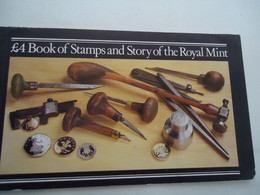 GREAT BRITAIN  U.K. BOOK OF STAMPS  QUEEN AND SORY ROYAL MINT  11 SCAN - Sheets, Plate Blocks & Multiples