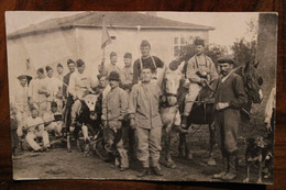 Carte Photo 1910's CPA AK Soldats Au Repos Attelage RI Régiment Infanterie Cavalerie Très Animée - Oorlog 1914-18