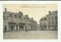 53 . MESLAY DU MAINE . LE HAUT DE LA PLACE . COMMERCE CAFE ET LA PHARMACIE - Meslay Du Maine