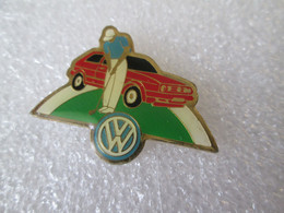 PIN'S    VOLKSWAGEN  GOLF - Volkswagen