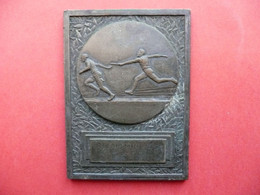 ATHLETISME  PLAQUE EN  BRONZE 198 GRAMMES  RELAIS MINIME 5 X 60 - Athlétisme