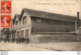 D93  LA COURNEUVE - USINE SOHIER - SORTIE DES OUVRIERS - La Courneuve