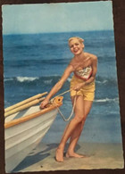 Cpm, Pin-Up , Barque, Plage, éd 3D 1832/5, Non écrite - Pin-Ups