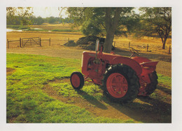 Delcampe - Case Tractor   -  Carte Postale Moderne - Traktoren