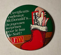 PIN’S, BADGE, ÉPINGLETTE, MACARON - McDONALD’S, J 'M. CERTIFICATS CADEAUX POUR LE BAS DE NOËL - - McDonald's