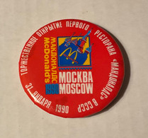 PIN’S, BADGE, ÉPINGLETTE, MACARON - McDONALD’S - MOSCOW 1990. - - McDonald's