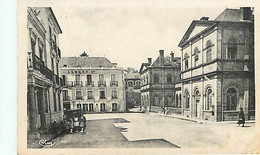 NERIS LES BAINS - Place Des Thermes Et Hôtel Léopold - Neris Les Bains
