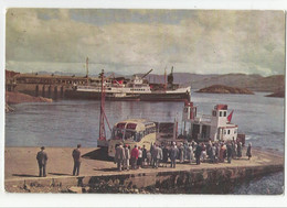 Bateau Boat Bac Steamer Loch Seaforth Transport Autocar Bus In Background , By The Kyle Kyleakin Ferry - Veerboten