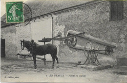 EN BEAUCE   Pompe En Marche (cheval Actionnant Un Manège)  N° 7  R. LAILLET Phot. - Centre-Val De Loire