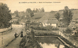 037 141 - CPA - France (60) Oise - Crépy-en-Valois - Route De Compiègne - L'Abreuvoir - Crepy En Valois