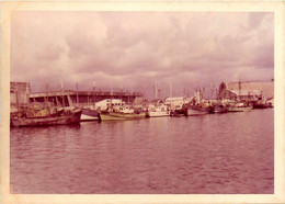 Lorient * Photo Ancienne * Vue Sur Le Port * 1965 * Bâteaux Pêche - Lorient