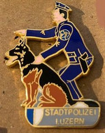 POLICE DE LA VILLE DE LUCERNE - SUISSE -  POLICA - CHIEN - STADT POLIZEI LUZERN - SCHWEIZ - HUNDE - DOG - CANE -    (27) - Politie