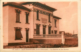 Bon Encontre * Vue Sur La Mairie Et Les écoles * Hôtel De Ville * Groupe Scolaire - Bon Encontre