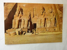 Les Colosses De Ramses II - Abu Simbel - Tempels Van Aboe Simbel