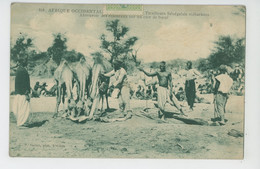 AFRIQUE - AFRIQUE OCCIDENTALE - MAURITANIE - Tirailleurs Sénégalais Méharistes - Abreuvoir Des Chameaux Sur Un Cuir De - Mauretanien