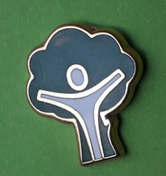 R141 Pin's MÉDICAL Logo Marque Laboratoire Pharmacie Qualité EGF Zamac Arbre Nature ONF ? Achat Immédiat - Médical