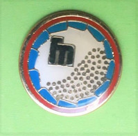 R374 Pin's Logo Marque Laboratoire Pharmacie FN ? Achat Immédiat - Médical