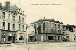 Neuville En Poitou * La Grande Place Du Village * Café De La Place * Imprimerie Papeterie TROUVE * Pharmacie Centrale - Neuville En Poitou