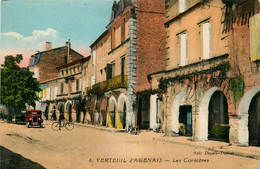 Verteuil D'agenais * Rue Place Du Village Et Les Cornières * Automobile Voiture Ancienne - Autres & Non Classés