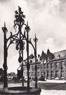 Kasteel Van Gaasbeek-Waterput In Het Binnenhof-Château De Gaasbeek Lez-Bruxelles-Puits Dans La Cour D'Honneur - Lennik