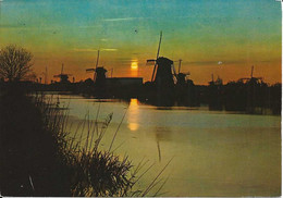 Pays-Bas. CPM. Limburg. Muhlenland. Molenland. Land Of Wind-mills (coucher De Soleil Sur Les Moulins) - Kinderdijk